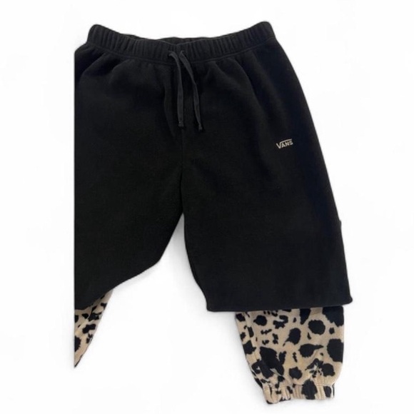 VANS Joggers Women’s S Fleece Pants Leopard Print Cuff Tapered Fit Lounge Cozy - Picture 3 of 5